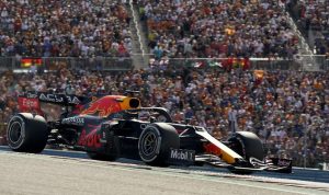 Max Verstappen juara F1 GP AS 2021. (Foto: AP/Eric Gay)